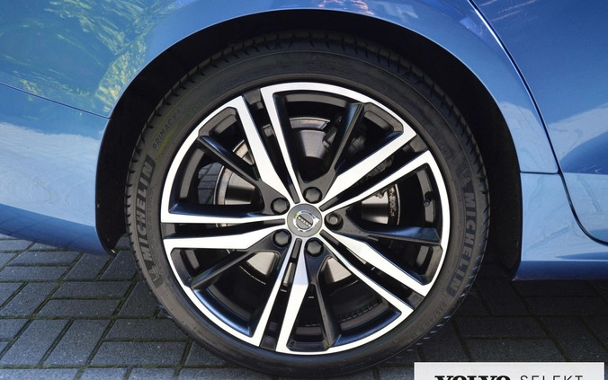 Volvo S60 cena 184400 przebieg: 30782, rok produkcji 2020 z Poznań małe 562